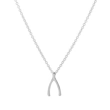 Laden Sie das Bild in den Galerie-Viewer, Collier avec un os des vœux - image 2