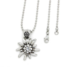 Cargar imagen en el visor de la galería, Collier avec une fleur d&#39;Edelweiss - image 3