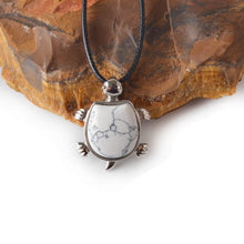 Cargar imagen en el visor de la galería, Collier de tortue hawaïenne (ou honu) - image 3