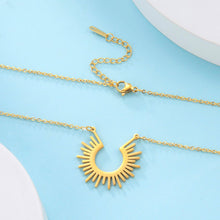 Cargar imagen en el visor de la galería, Collier du Soleil tribal amazonien - image 4