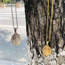 Laden Sie das Bild in den Galerie-Viewer, Médaille de Notre Dame de Guadalupe - image 3