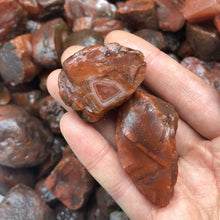 Charger l&#39;image dans la galerie, Morceaux d&#39;agate rouge - image 3