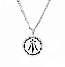 Laden Sie das Bild in den Galerie-Viewer, Pendentif avec le symbole de l&#39;awen - image 1