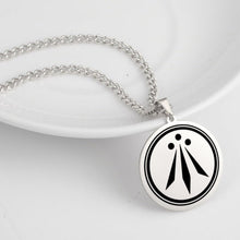 Laden Sie das Bild in den Galerie-Viewer, Pendentif avec le symbole de l&#39;awen - image 3