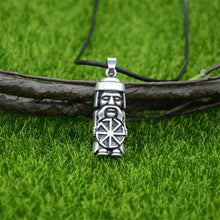 Laden Sie das Bild in den Galerie-Viewer, Pendentif de Domovoi - image 5