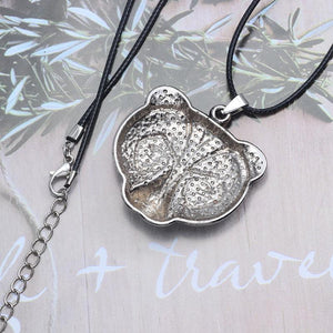 Pendentif de l'ours nationale russe vu de l'autre côté