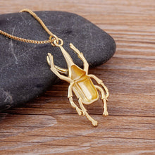 Cargar imagen en el visor de la galería, Pendentif de scarabée - image 6