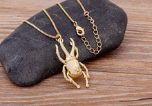 Cargar imagen en el visor de la galería, Pendentif de scarabée - image 9