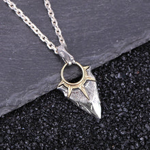 Cargar imagen en el visor de la galería, Pendentif primitif d&#39;une pointe de flèche - image 5