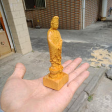 Cargar imagen en el visor de la galería, Statuette de Guan Yin en bois - image 5