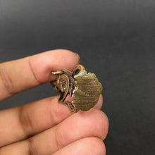 Cargar imagen en el visor de la galería, Statuette de Guan Yin en cuivre - image 4