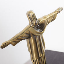 Laden Sie das Bild in den Galerie-Viewer, Statuette du Christ Rédempteur - image 4