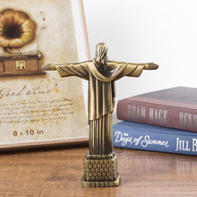 Laden Sie das Bild in den Galerie-Viewer, Statuette du Christ Rédempteur - image 3